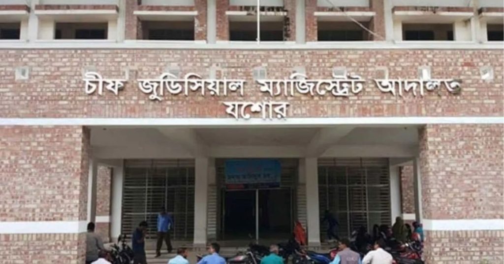 যশোরে বাবার বিরুদ্ধে ছেলের মামলা: অভিযোগ অনলাইন জুয়া ও পর্নোগ্রাফির আসক্তি