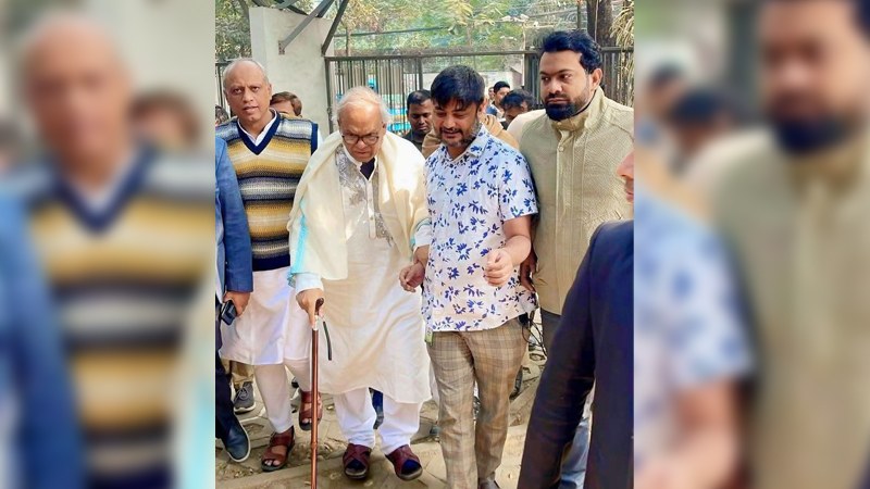 রিজভীকে মাহফুজের অভিনন্দন, রাজনৈতিক সাহসের উৎস হিসেবে উল্লেখ
