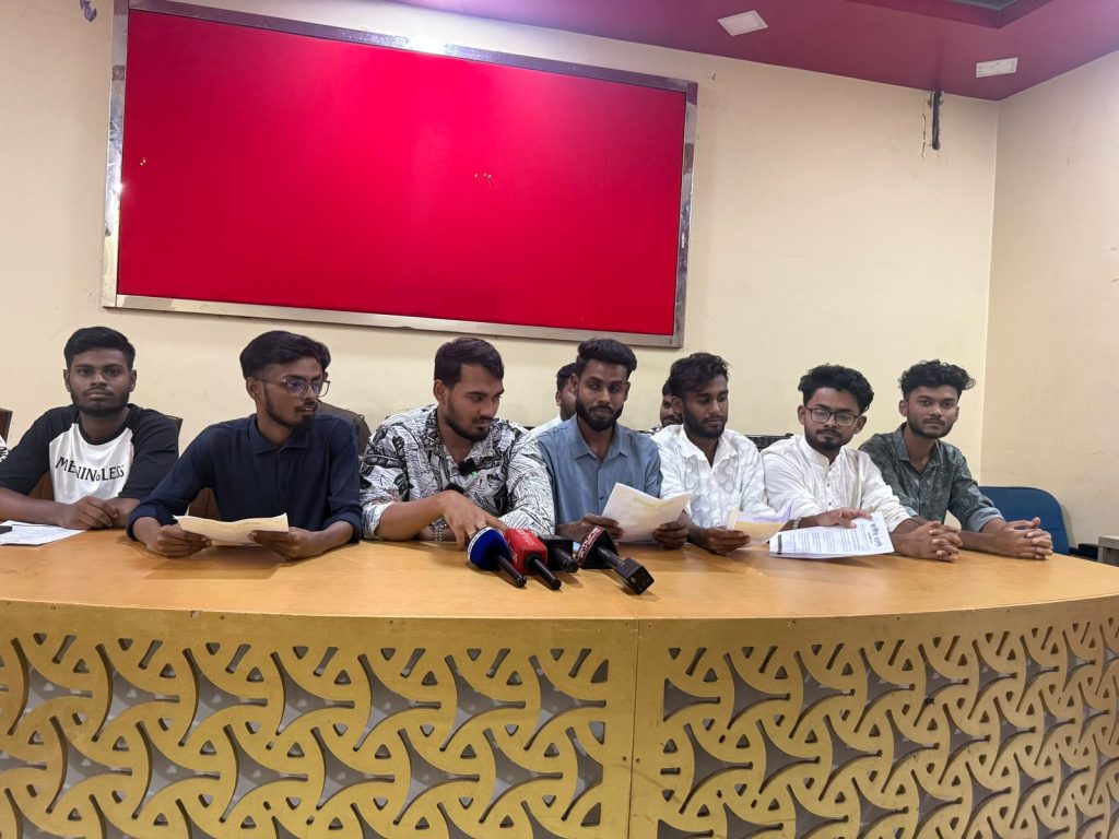 সাতক্ষীরায় এনসিপির জেলা কমিটি প্রত্যাখ্যান, ৭২ ঘণ্টার আল্টিমেটাম