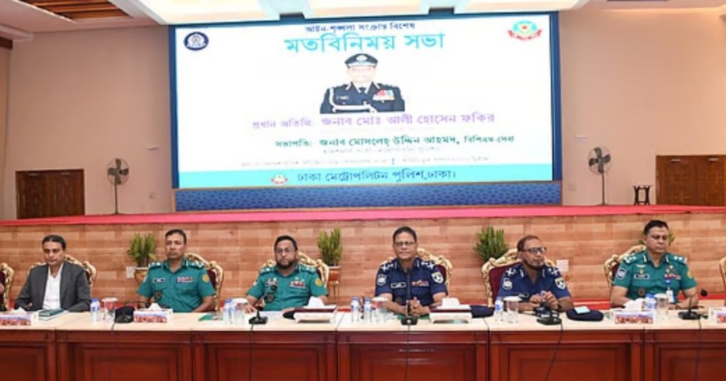 পুলিশকে বোমা ও বিস্ফোরক উদ্ধারের পর সতর্ক থাকার নির্দেশ