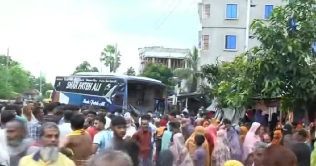 বগুড়ায় বাসচাপায় ৬ জনের মৃত্যু, আহত ১০