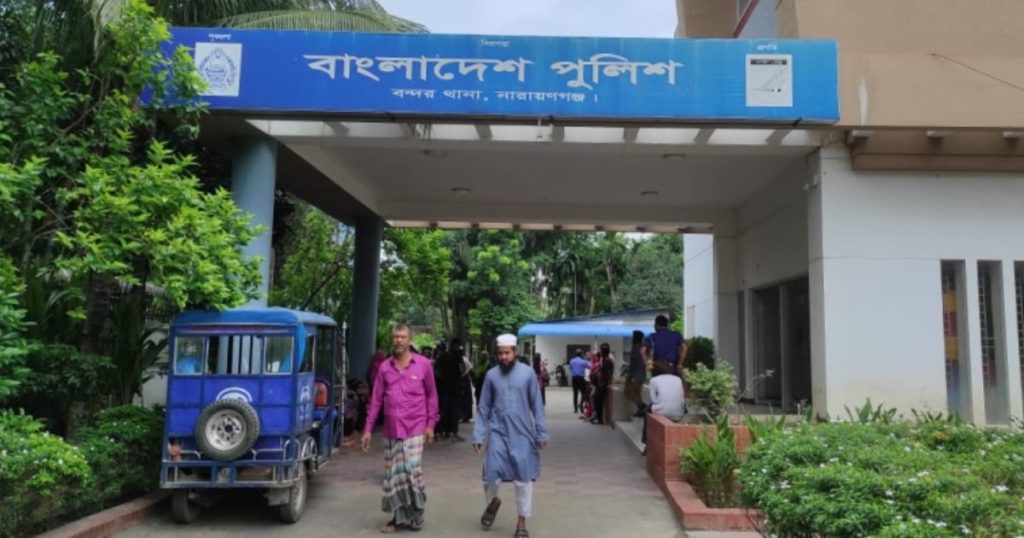 নারায়ণগঞ্জে এক ঘণ্টায় চারটি ছিনতাই, আতঙ্কে স্থানীয়রা