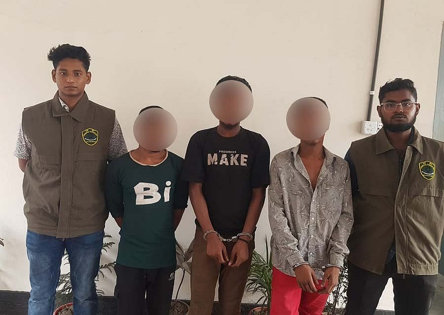 যাত্রাবাড়ীতে ছিনতাইয়ের প্রস্তুতির সময় গ্রেপ্তার ৪