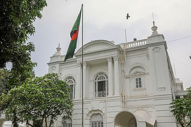দুই শিবির নেতাকে রাস্তায় থামিয়ে থানায় নেওয়ার কথা জবানবন্দিতে বললেন পুলিশ সদস্য