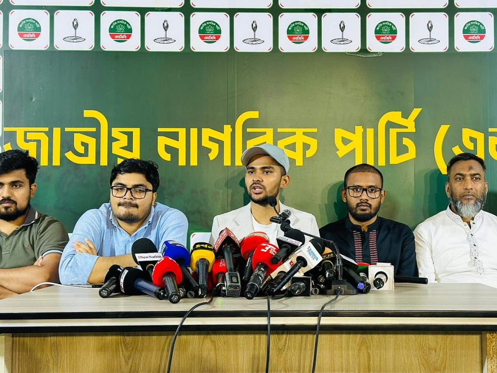 ‘মানহানির’ অভিযোগ তুলে দুদকের বিরুদ্ধে মামলার হুমকি দিলেন আসিফ মাহমুদ