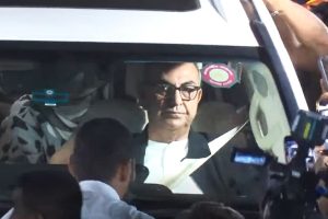 চিকিৎসা নিয়ে সাড়ে পাঁচ মাস পর দেশে ফিরলেন মির্জা আব্বাস
