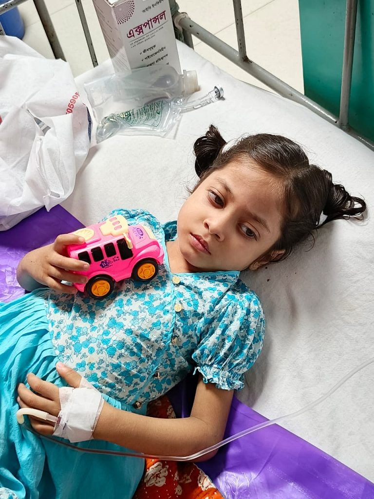 ‘মনে হচ্ছিল ওকে বাইরে বের করলেই মারা যাবে’