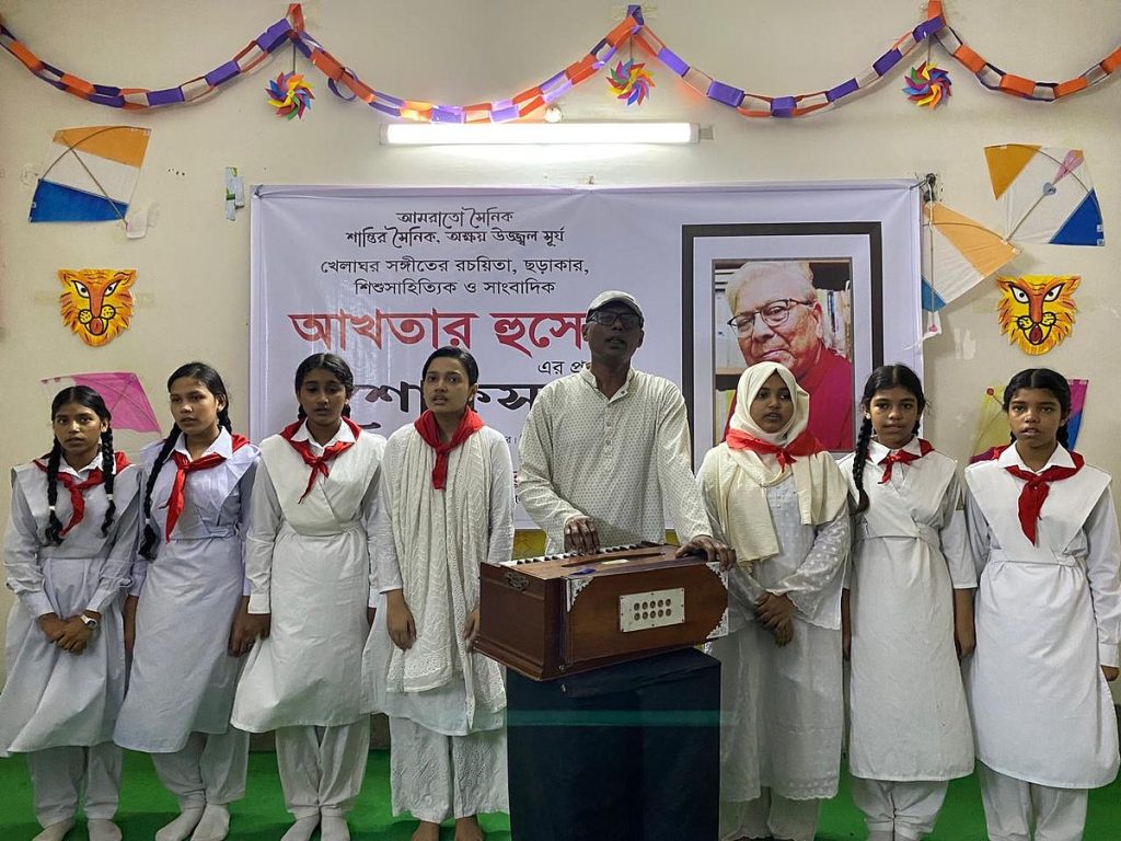 আখতার হুসেন বেঁচে থাকবেন তাঁর ছড়ায়, গানে