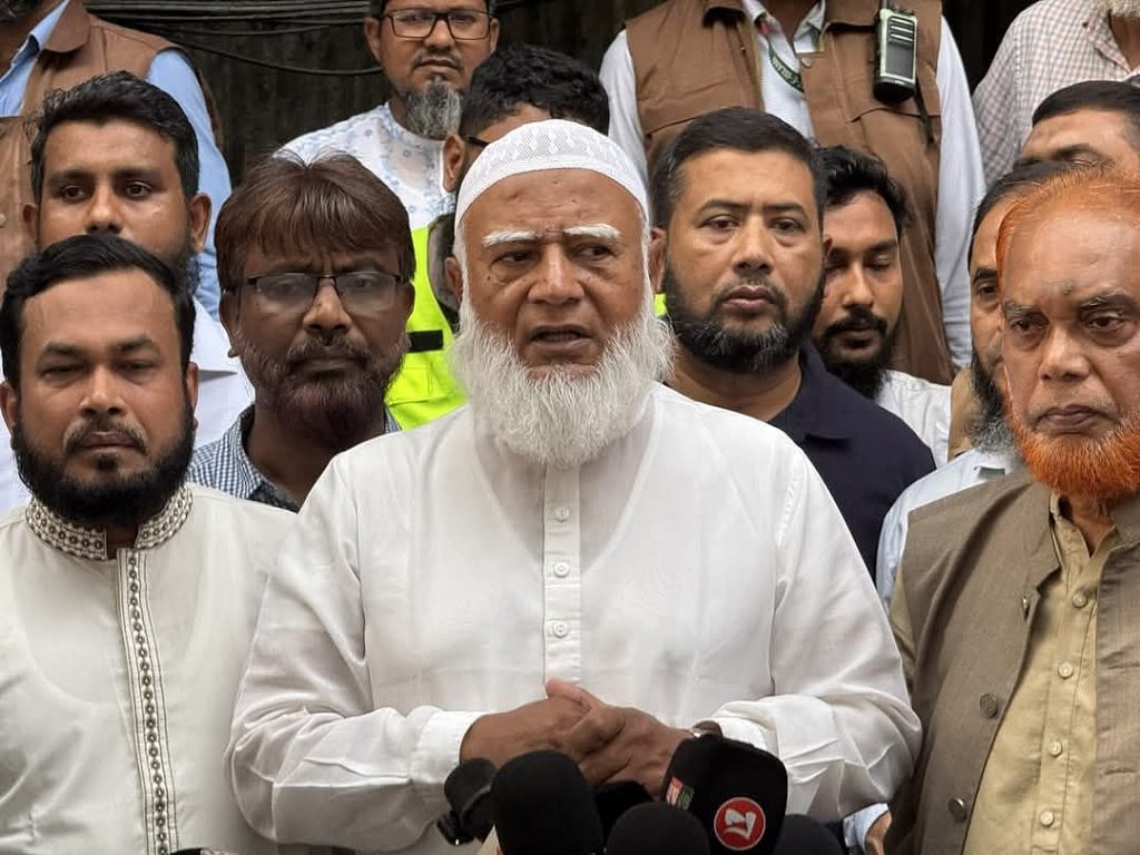 অপকর্মকারীদের শাস্তি দিন, তা না হলে ধরে নেব এর সঙ্গে সবাই জড়িত: জামায়াতের আমির