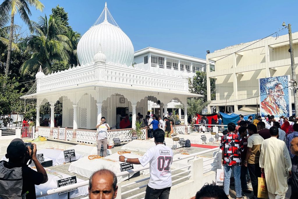 আখড়াবাড়ি থেকে বোমা উদ্ধারে ‘জনশূন্য’ শেষ দিনের আয়োজন
