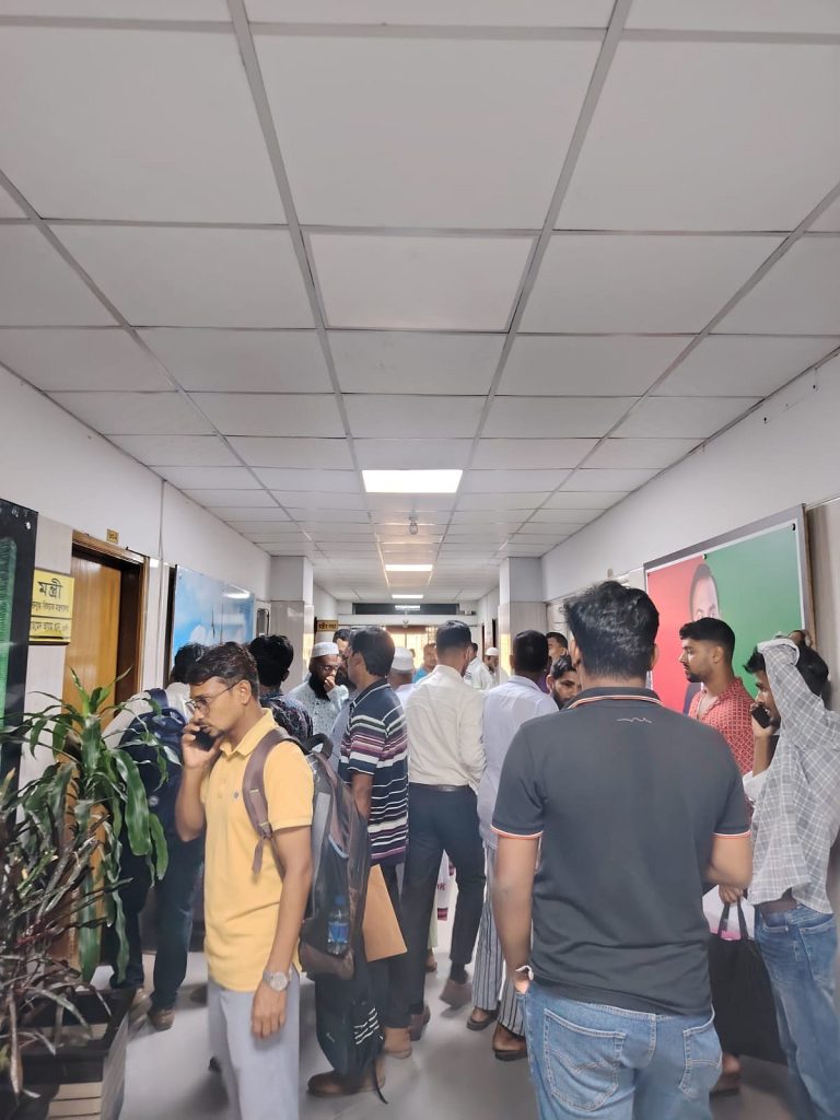 মুক্তিযোদ্ধার তালিকায় নাম ওঠাতে অনেক আবেদন