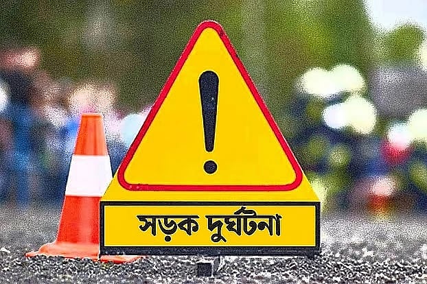 ডেমরায় পিকআপ ভ্যানের চাপায় অজ্ঞাত নারী নিহত